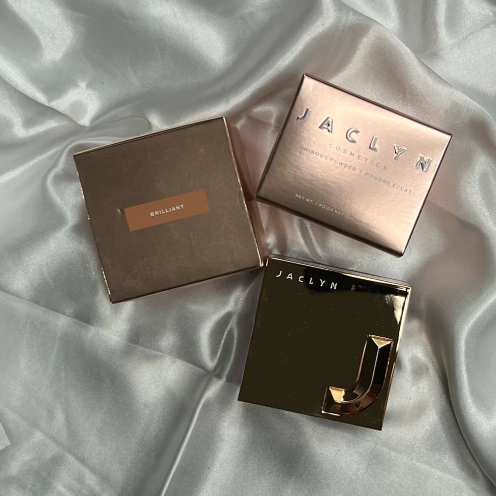 Jaclyn Hill luminous setting powder